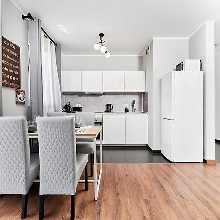 Apartment Wroclaw Sikorskiego With Free Garage By Renters Prestige Esterno foto