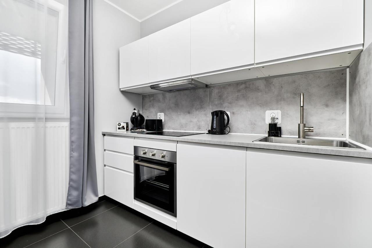 Apartment Wroclaw Sikorskiego With Free Garage By Renters Prestige Esterno foto